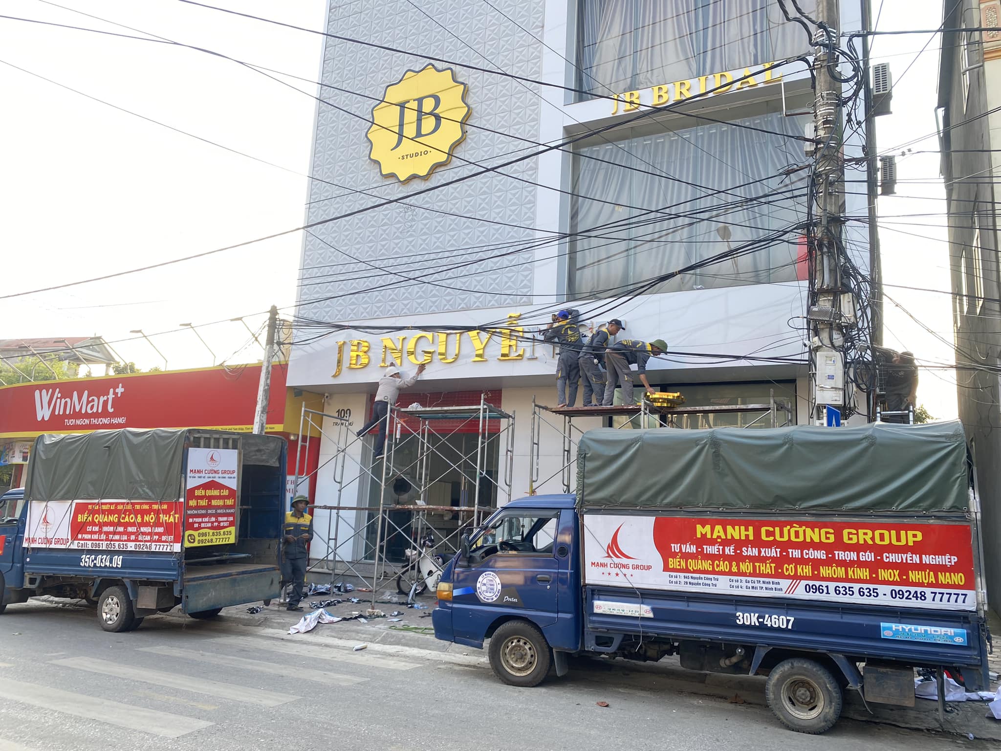 việc đầu tư thiết kế bảng hiệu Ninh Bình bài bản ngay từ đầu là yếu tố quan trọng