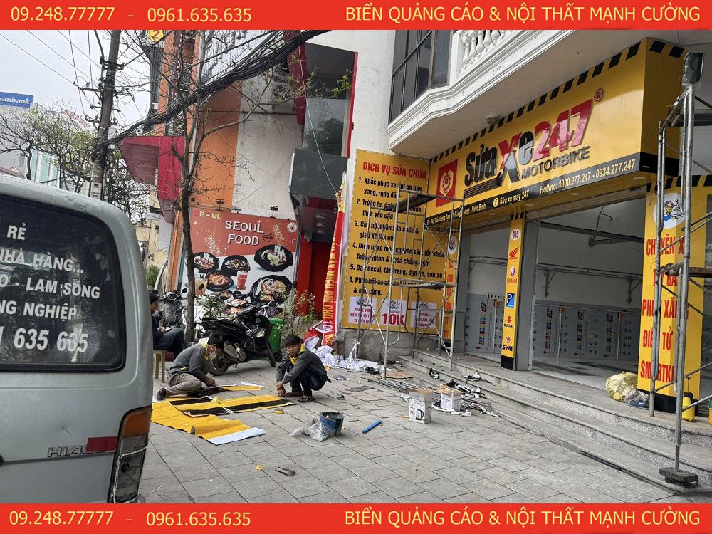 Vì sao nên chọn in decal trang trí Hoa Lư Ninh Bình cho cửa hàng? 2 In decal trang trí là hình thức in ấn nội dung (logo, họa tiết, slogan, hình ảnh…)
