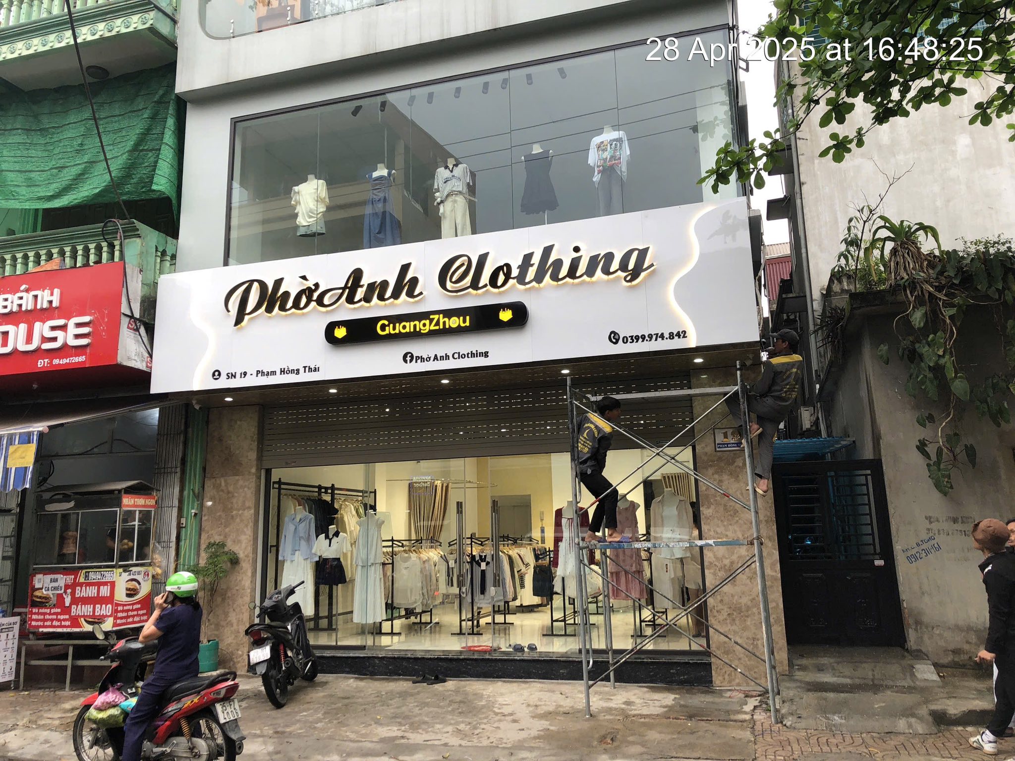 Thiết kế showroom mỹ phẩm Ninh Bình đẹp, hiện đại thu hút khách hàng 4 494749012 1387608192560965 3157773031849113481 n