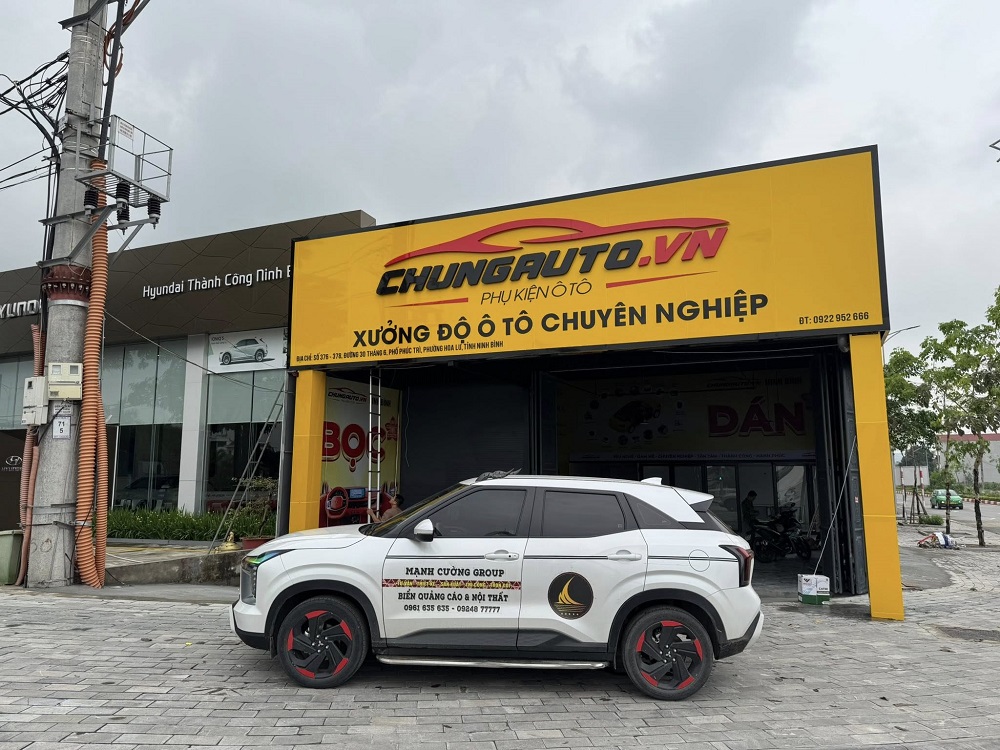 làm biển quảng cáo showroom Ninh Bình
