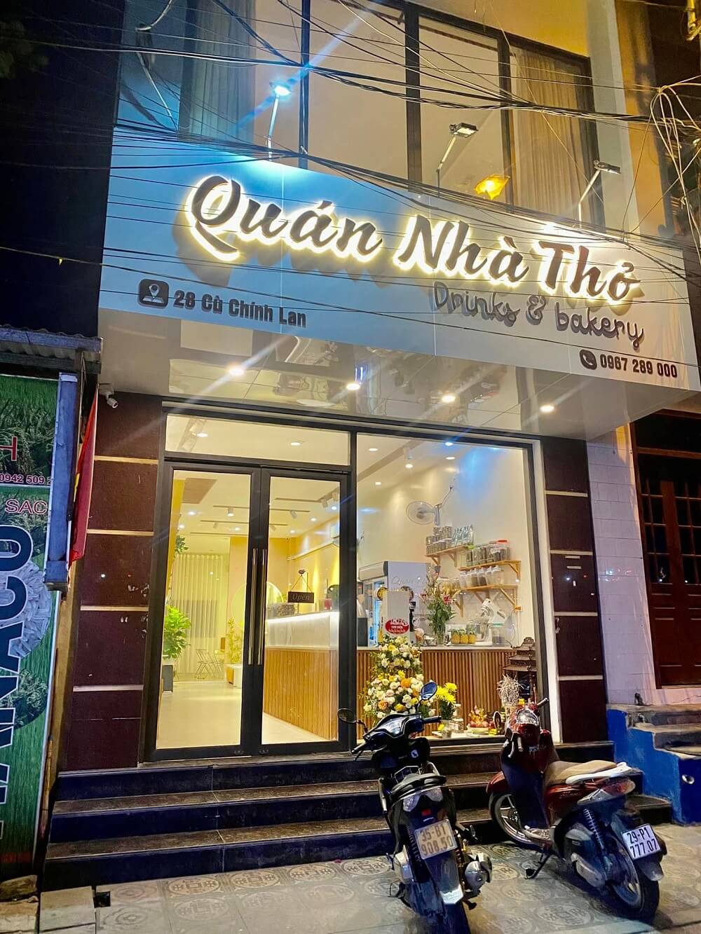 Biển quảng cáo cafe Ninh Bình được xem là “bộ mặt” của quán cafe.