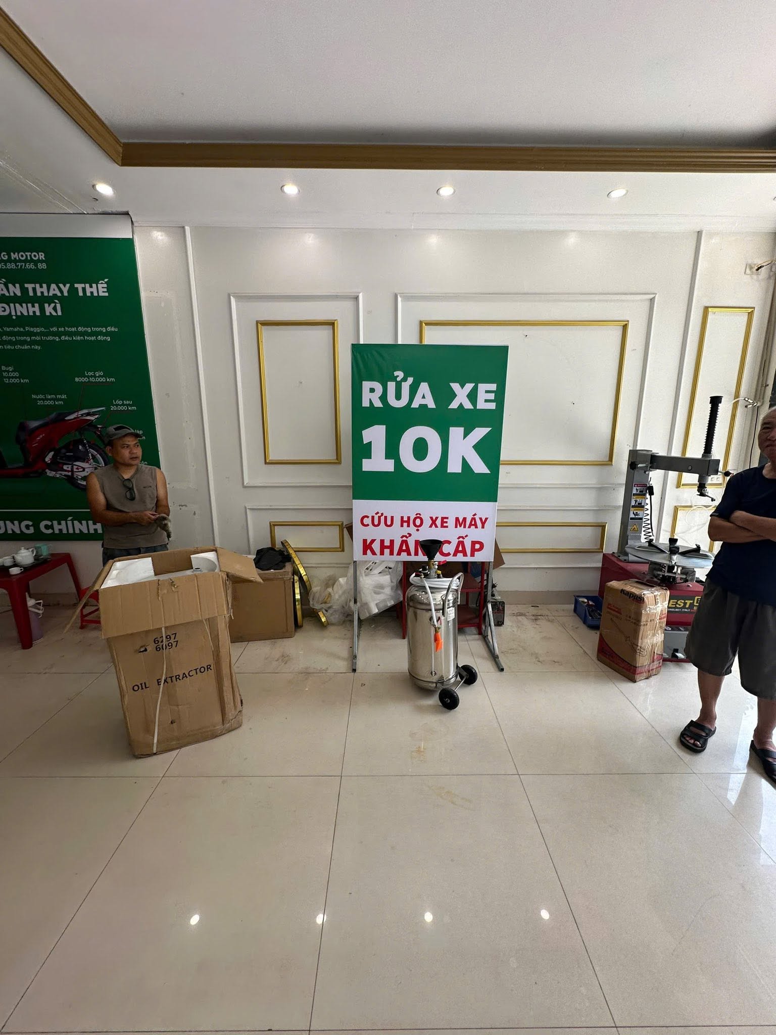 Bí quyết làm biển quảng cáo cửa hàng xe máy Ninh Bình nổi bật giữa phố 2 Làm biển quảng cáo cửa hàng xe máy Ninh Bình: Thu hút khách hàng đi đường