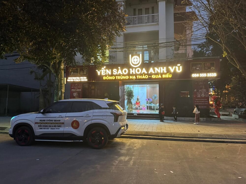 Biển alu chữ nổi Ninh Bình có bền không? Ưu điểm nổi bật bạn nên biết 4 Biển alu chữ nổi Ninh Bình có thể ứng dụng cho nhiều loại hình như spa, phòng khám, các đơn vị kinh doanh...